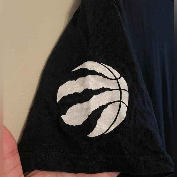 We The North Raptors Skyline Tshirt | Unisex M - Picture 3 of 3